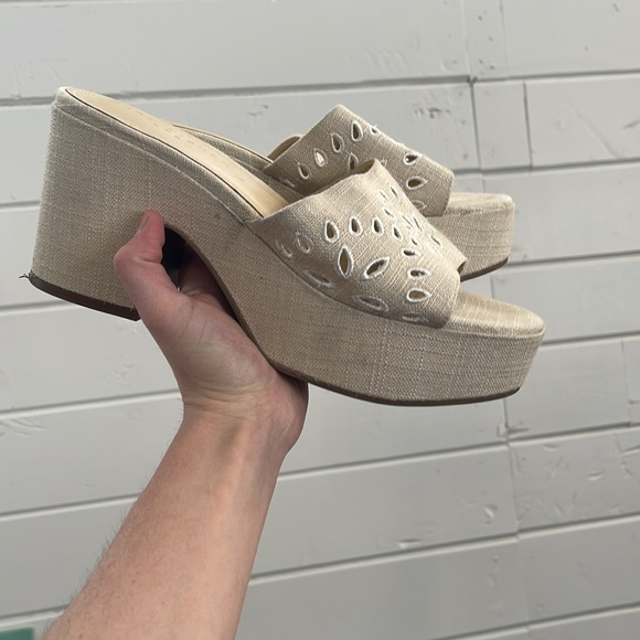 MARC FISHER foreva plateform slides Sandals in cream - Picture 3 of 9